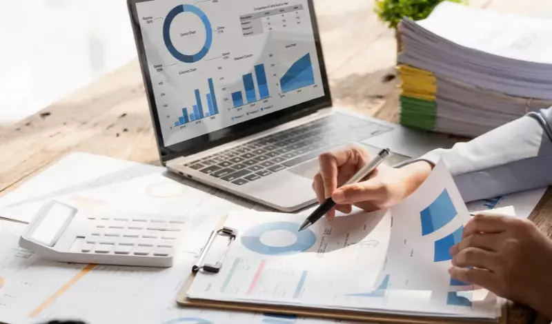 mẫu báo cáo công việc hàng ngày được tích hợp trên các phần mềm quản lý công việc