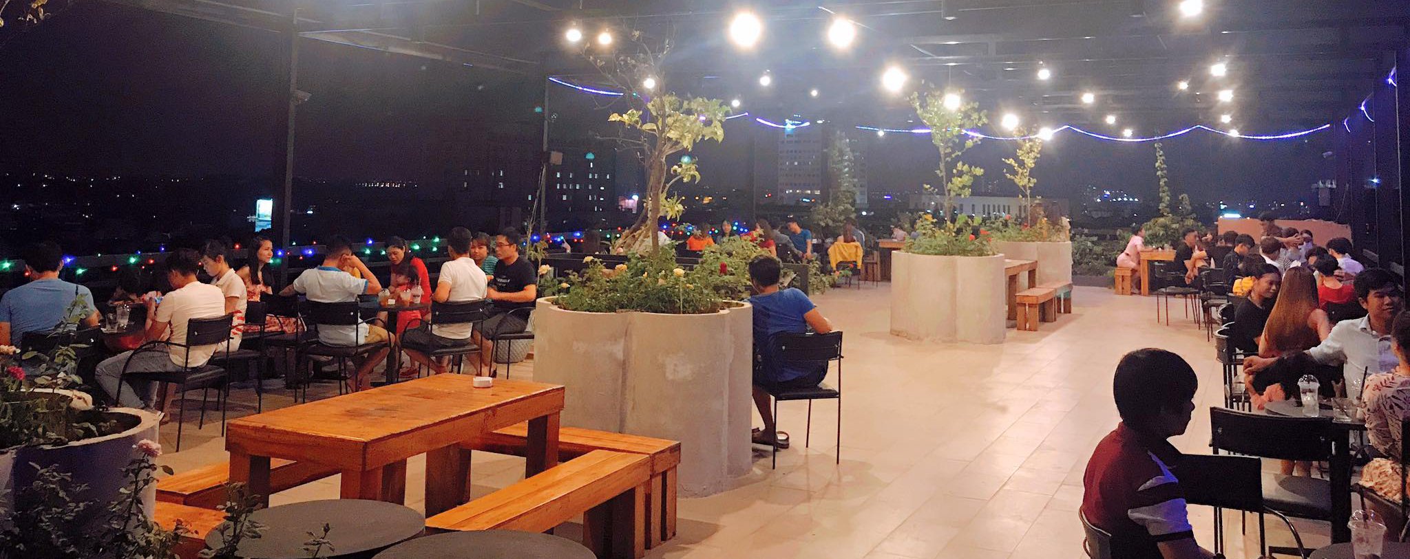 Sky-rooftop-cafe-bbq-san-thuong