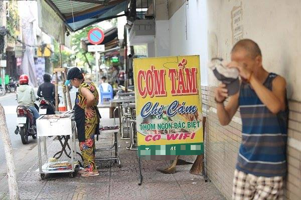 Quán cơm Tấm chị Cám hút khách ầm ầm nhờ tên lạ