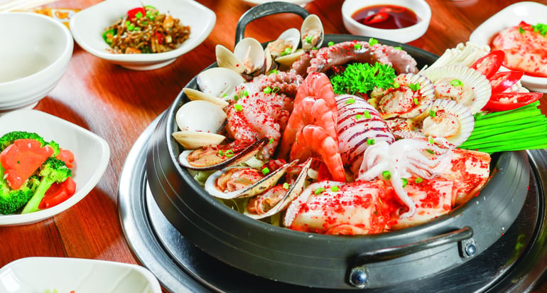 Ăn thả cửa mà không cần mang tiền mặt vì đã có EZToken