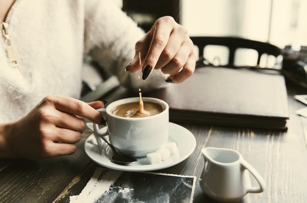 Bạn phải bố trí ánh sáng phù hợp với luồng di chuyển bên trong quán