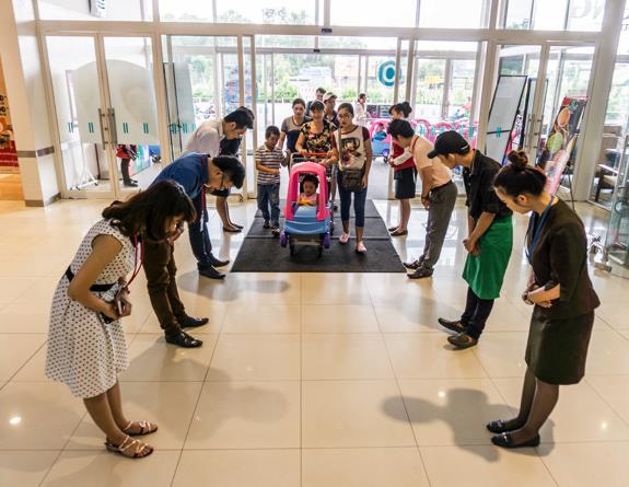 aeon mall phuc vu tan tinh cui chao