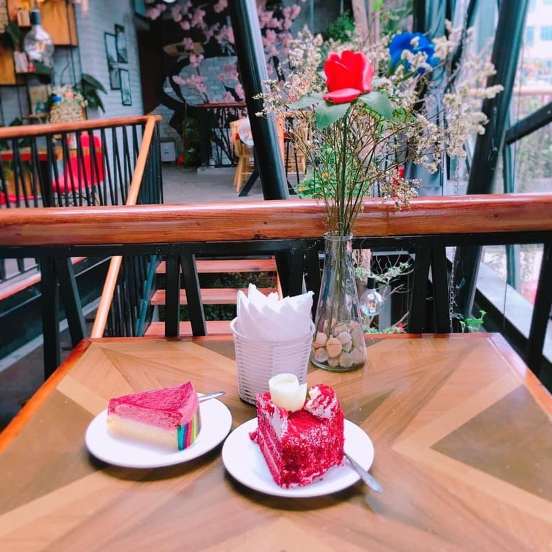 Anh-Hoa-Bakery-thuong-thuc-tai-quan
