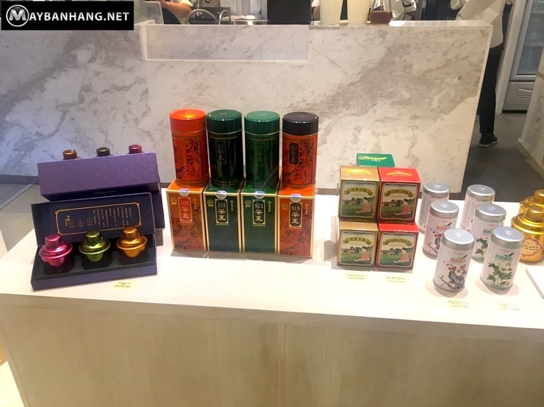 các hộp trà khô