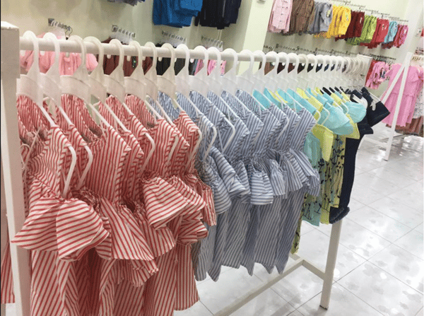 cửa hàng thời trang SuBeo với hàng hóa đa dạng