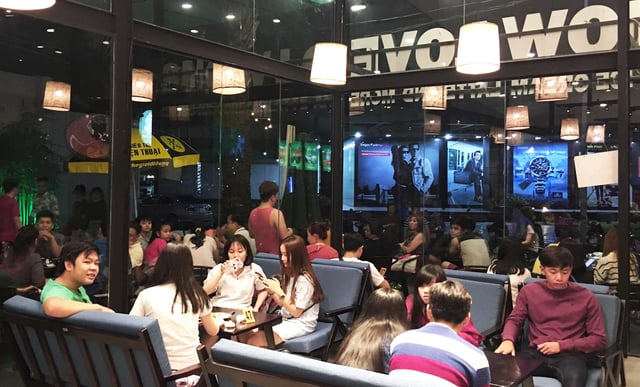 quan cafe dong khach