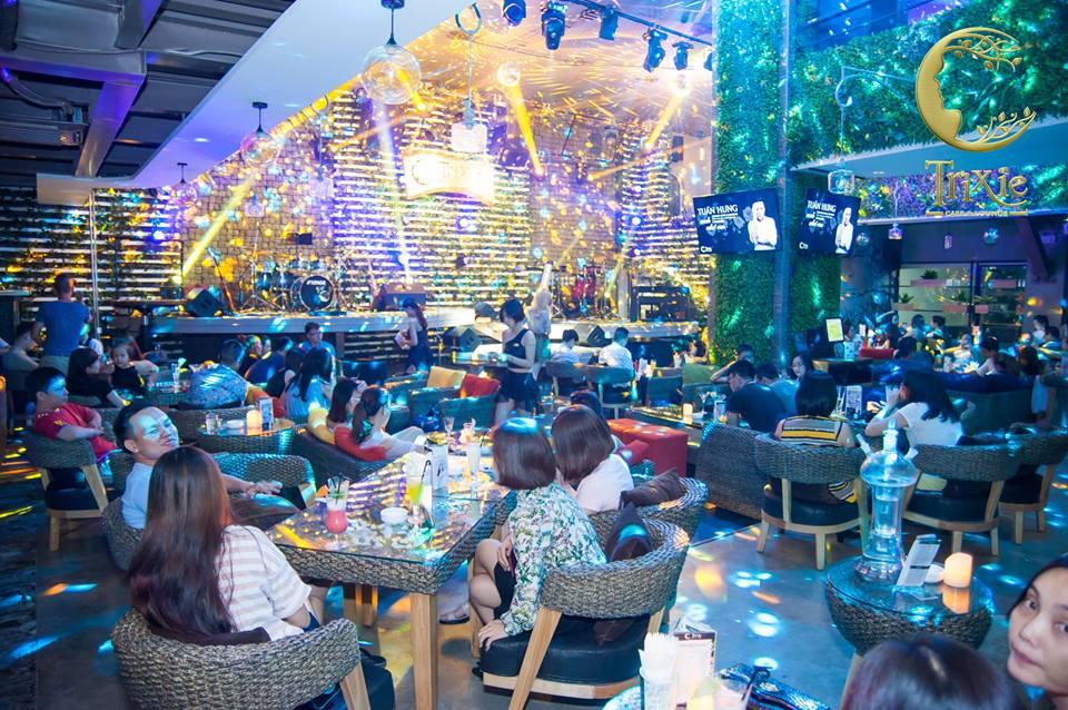Cafe nhạc sống thu hút nhiều đối tượng khách hàng đến thưởng thức