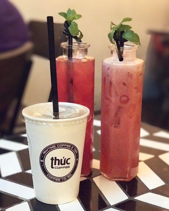 quan-cafe-thuc-voi-ten-goi-doc-dao.jpg