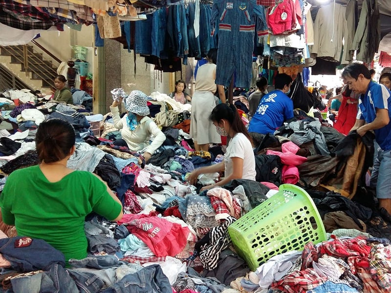 Địa điểm kinh doanh hàng thùng