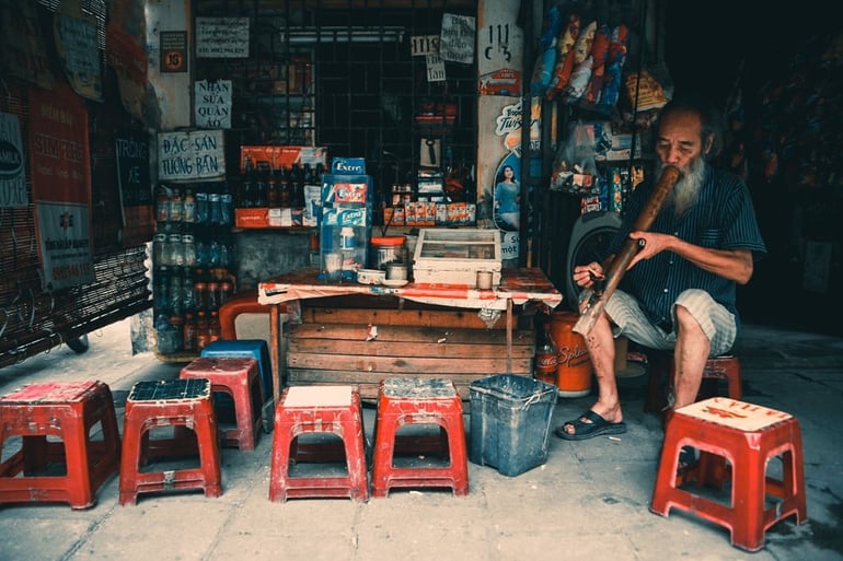 kinh doanh lau nam va khong co dieu kien chuyen nghe.jpg
