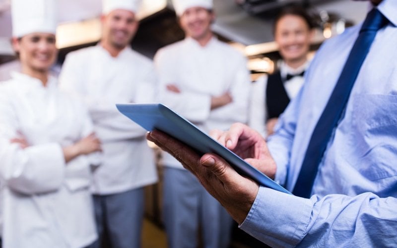 Sử dụng phần mềm quản lý nhà hàng