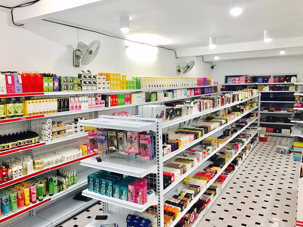 sắp xếp kho mỹ phẩm gọn gàng