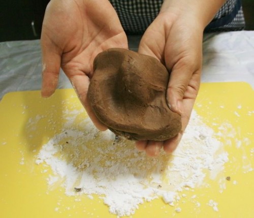 Trộn bột làm trân châu