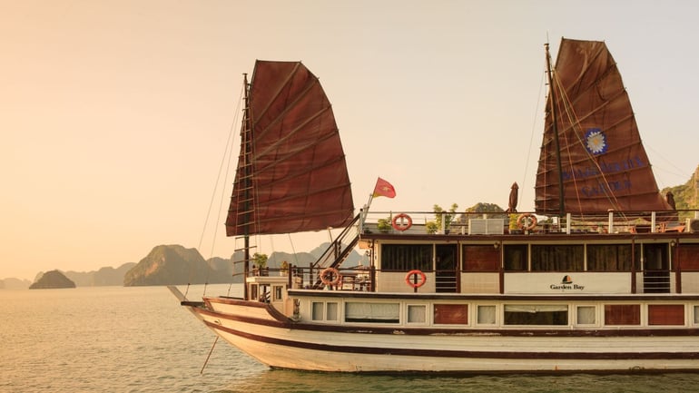 Garden Bay Cruise Halong hai long voi MAYBANHANG.NET
