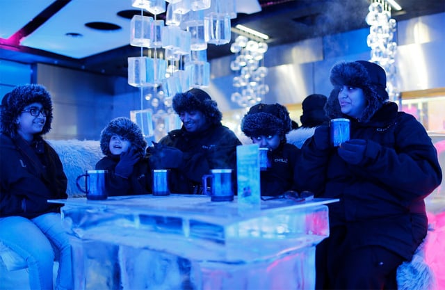 thuong-thuc-la-cafe-nong-voi-quan-ice-lounge.jpg