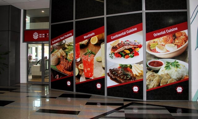 nhà hàng dán quảng cáo