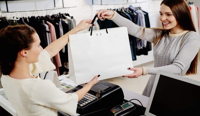 Đánh giá hiệu quả làm việc của nhân viên thời trang