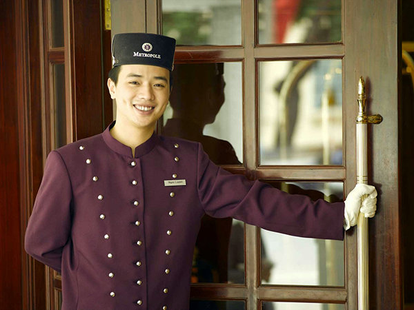 tieng-anh-giao-tiep-chao-don-khach-toi-khach-san