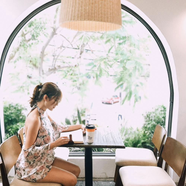 Song ao The Coffee House