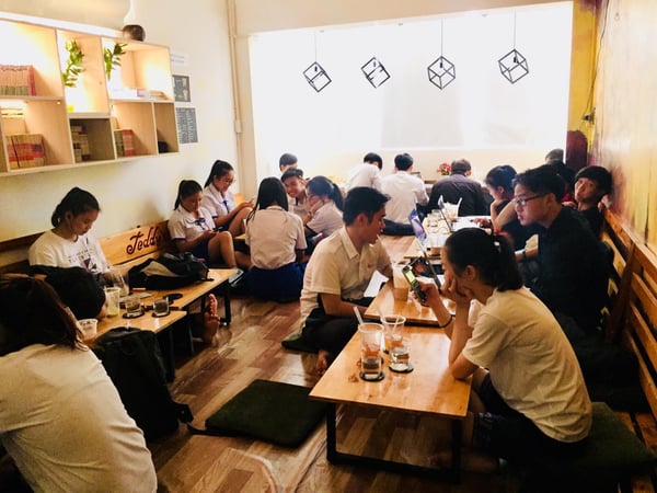 lựa chọn khách hàng mục tiêu cho quán trà sữa