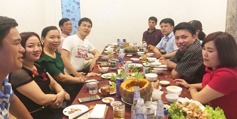 Suri-beer-lanh-hai-san-dong-khach