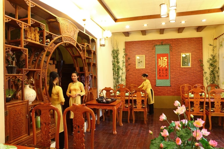 Tuyển dụng nhân viên quán chay thật kĩ càng