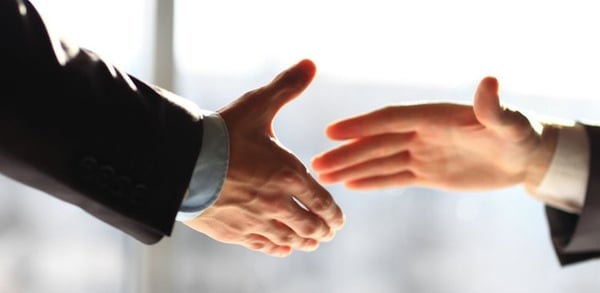 Bạn nên tìm những đơn hàng với số lượng lớn và chiết khấu cao nhất để đặt hàng