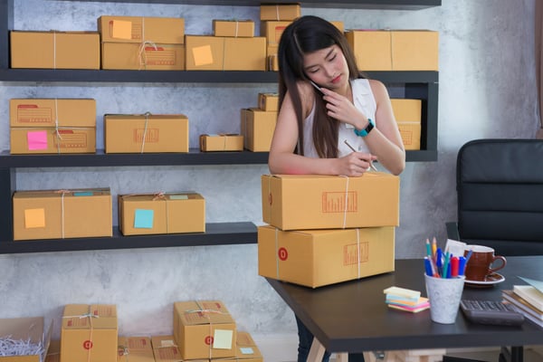 phân loại hàng hóa trước khi nhập kho