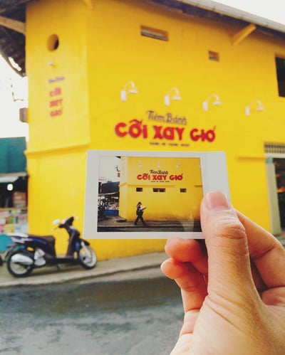 Sơn lại tường ngoài cửa hàng giúp bạn bán hàng nhanh như phần mềm
