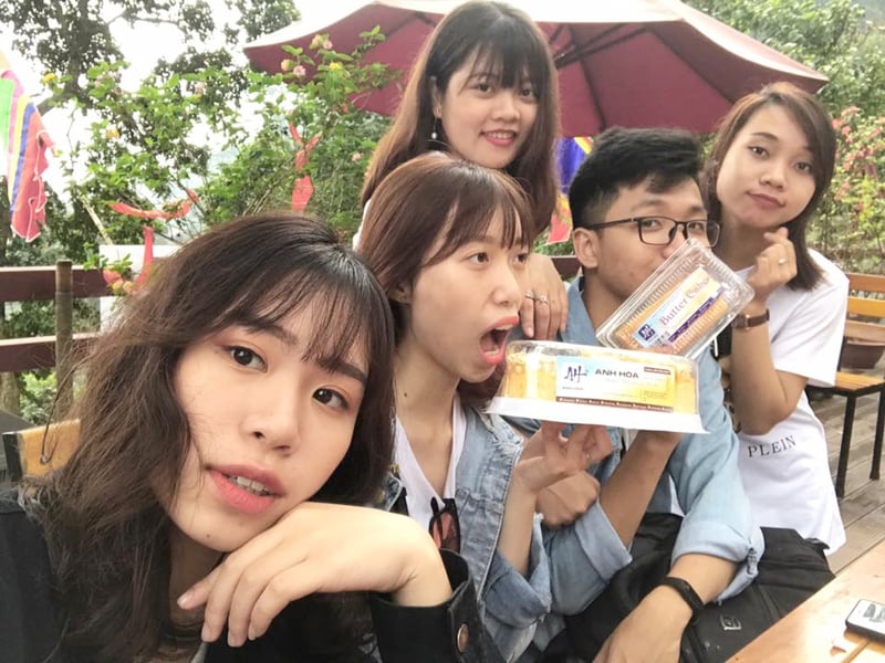 Anh-Hoa-Bakery-khach-hang